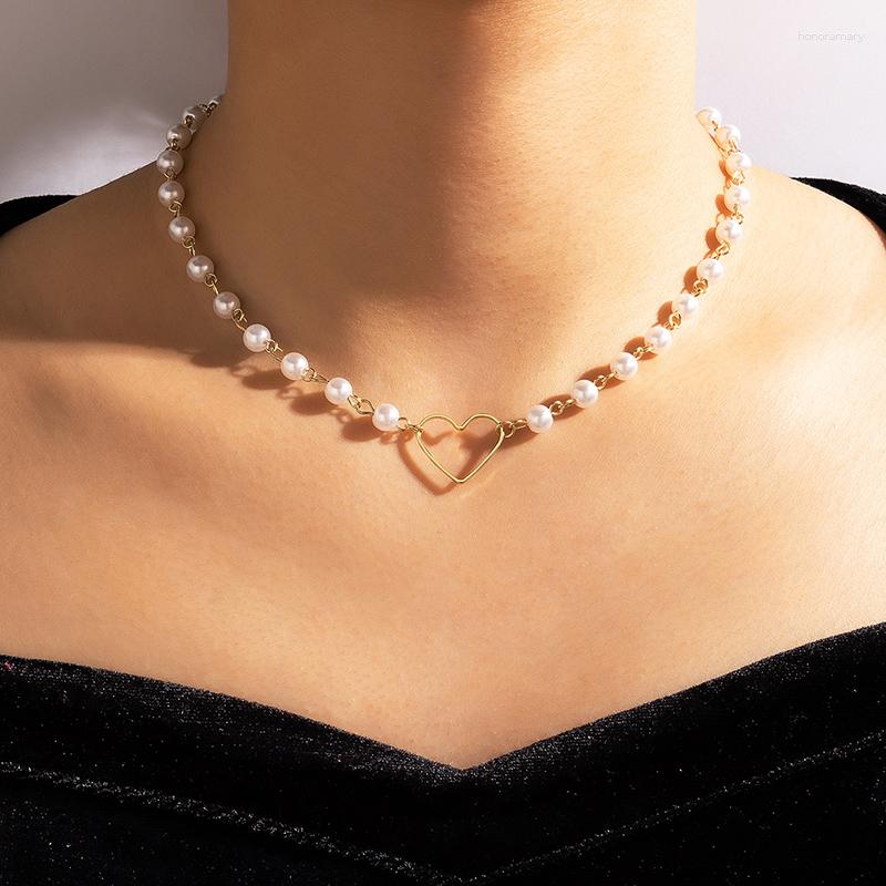 Chains Elegant Hollow Out Love Heart Choker Neckalce For Women Trendy Pearl Stone Adjustable Party Jewelry Gifts Accessories
Chains Elegant Hollow Out Love Heart Choker Neckalce For Women Trendy Pearl Stone Adjustable Party Jewelry Gifts Accessories