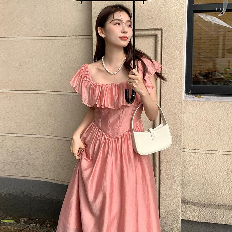 Party Dresses Clothland Women Sweet Ruffled Chiffon Dress Square Collar Short Sleeve High Waist Cute Summer Midi Vestido Mujer QC160, White
Party Dresses Clothland Women Sweet Ruffled Chiffon Dress Square Collar Short Sleeve High Waist Cute Summer Midi Vestido Mujer QC160, White