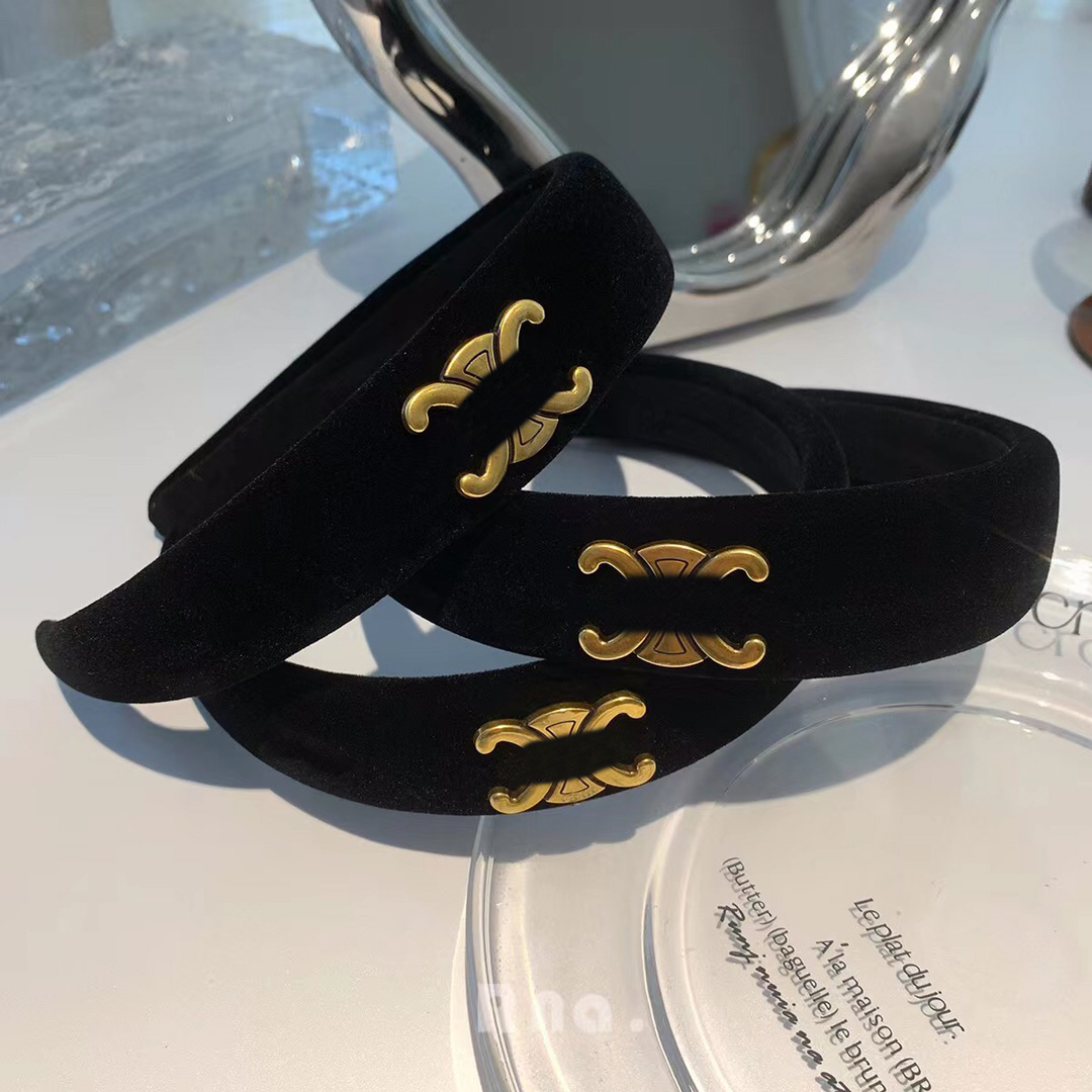 Luxury Designer Pure Cotton Headbands Hair Bands for Women Girl Brand Elastic Wide Edge Letter Headband 18K Gold Plated Sports Fitness Headband HairJewelry
Luxury Designer Pure Cotton Headbands Hair Bands for Women Girl Brand Elastic Wide Edge Letter Headband 18K Gold Plated Sports Fitness Headband HairJewelry