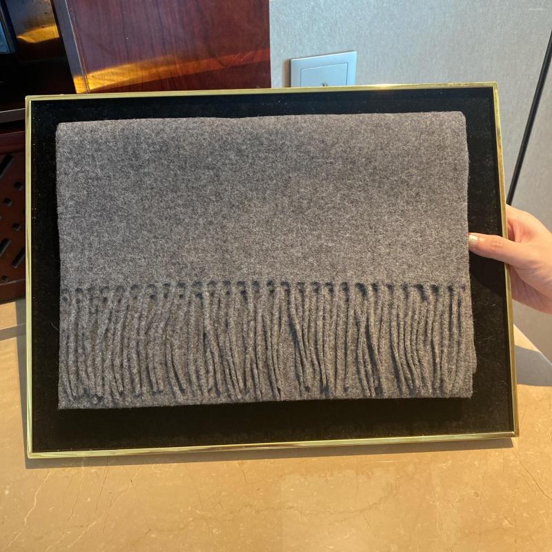 Scarves 2023European Winter Pure Wool Classic Color Men's And Women's Same Scarf Thickened Warm Lamb With Cold Proof Shawl
Scarves 2023European Winter Pure Wool Classic Color Men's And Women's Same Scarf Thickened Warm Lamb With Cold Proof Shawl