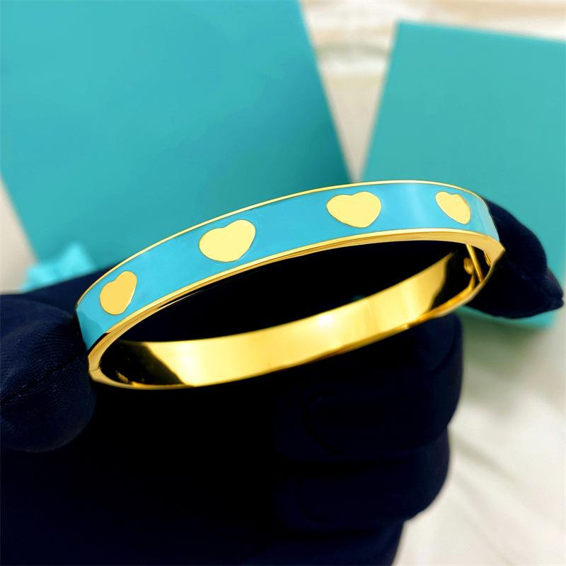 New Popular Classic Love Heart Bracelet Designer Tif Luxury Brand l Bracelet for Men Women lovers engagement Jewelry Holiday Gifts with box
New Popular Classic Love Heart Bracelet Designer Tif Luxury Brand l Bracelet for Men Women lovers engagement Jewelry Holiday Gifts with box