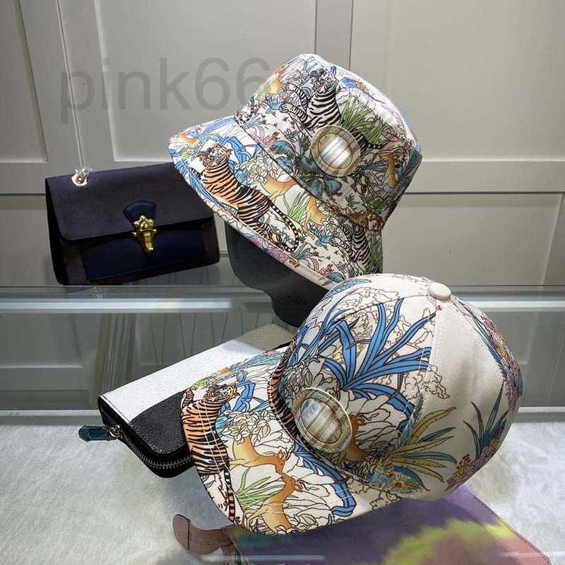 Ball Caps Designer New Stingy Brim Hats Same Series Summer Cap for Man Woman 1A6B, C2
Ball Caps Designer New Stingy Brim Hats Same Series Summer Cap for Man Woman 1A6B, C2
