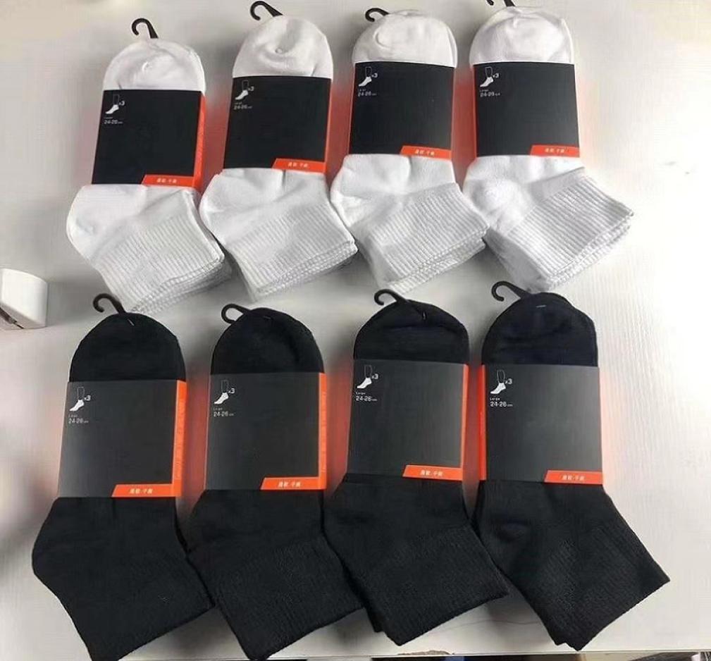 Latest Mens socks Women Men High Quality Cotton Allmatch classic Ankle Letter Breathable black and white mixing Football basketba1547495, Multi
Latest Mens socks Women Men High Quality Cotton Allmatch classic Ankle Letter Breathable black and white mixing Football basketba1547495, Multi