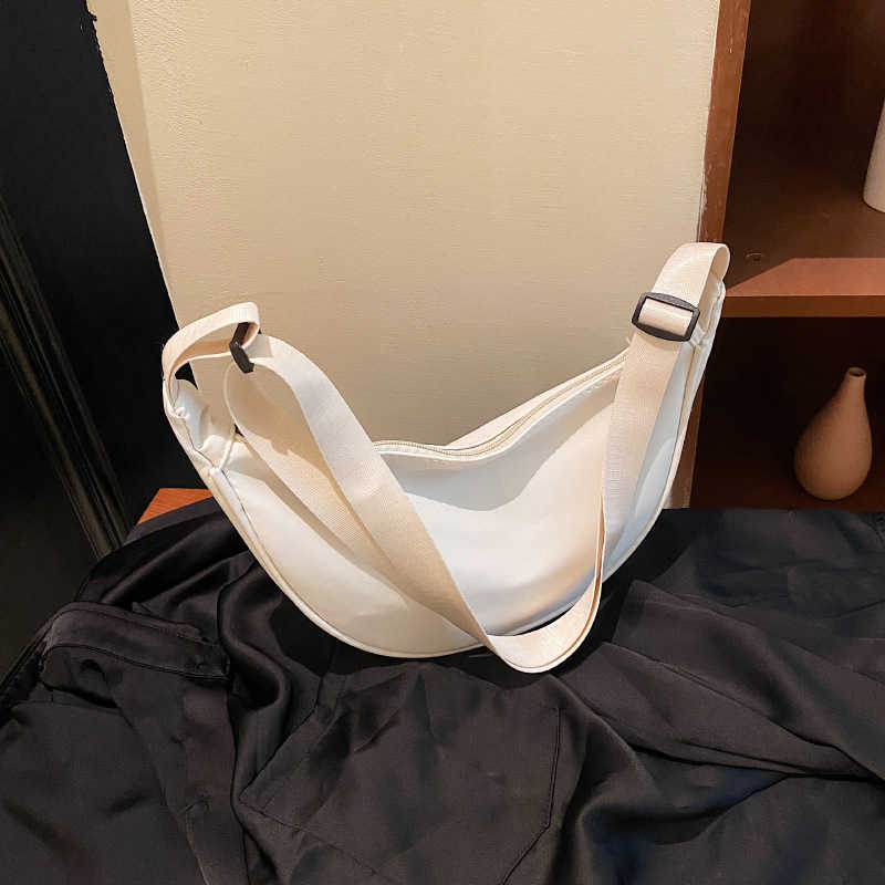 Nylon Dumpling Bun 2023 New Lightweight One Shoulder Underarm Bag Commuter Solid Women's Crossbody Bag, Black9
Nylon Dumpling Bun 2023 New Lightweight One Shoulder Underarm Bag Commuter Solid Women's Crossbody Bag, Black9