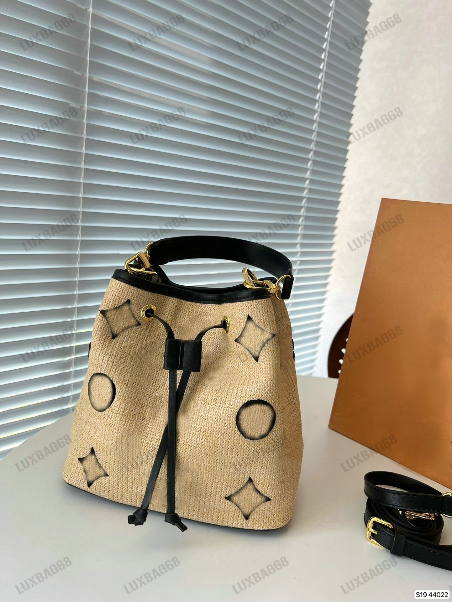 Raffia Neonoe MM Bucket Bag 2023 By The Pool Designer Womens Beach Handbag Embroidered Monograms Shoulder Bag Luxurys Drawstring Purse M22852 M22852 BEIGE NOIR, #2
Raffia Neonoe MM Bucket Bag 2023 By The Pool Designer Womens Beach Handbag Embroidered Monograms Shoulder Bag Luxurys Drawstring Purse M22852 M22852 BEIGE NOIR, #2