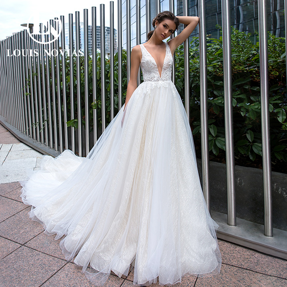 A-Line Sleeveless Wedding Dress 2023 Boho Embroidery Beading Deep V-neck Appliques Lace Romantic Dress for Bride Vestidos De Novia, Beige
A-Line Sleeveless Wedding Dress 2023 Boho Embroidery Beading Deep V-neck Appliques Lace Romantic Dress for Bride Vestidos De Novia, Beige