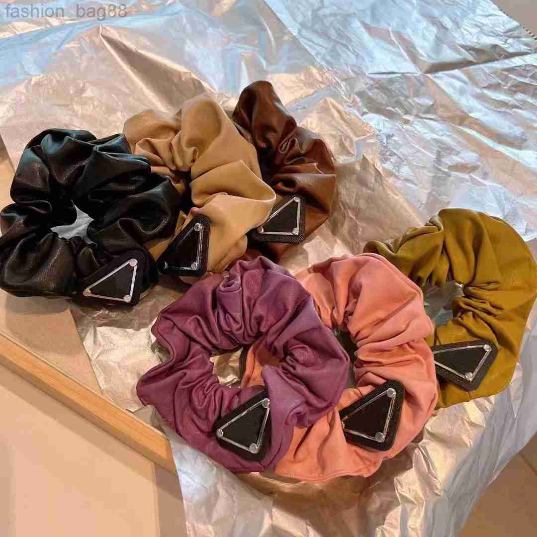 Girls letter triangle hairpins Women hair accessories designers Hairs clip Various Color
Girls letter triangle hairpins Women hair accessories designers Hairs clip Various Color