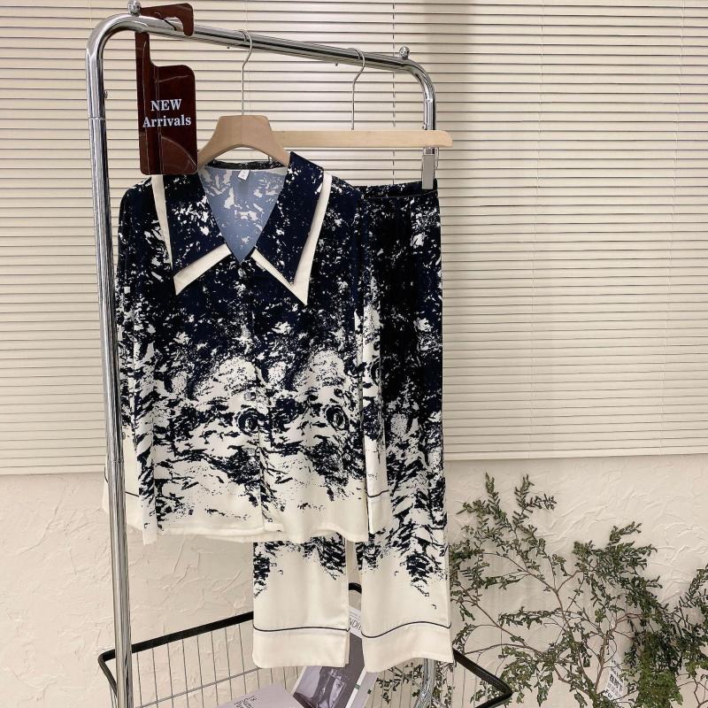 Women's Sleepwear Spring Gradient Printed Satin Ice Silk Princess Collar Long Sleeve Shirt Pants Women Pajama Two-Piece Homewear Nightwear, Style 1
Women's Sleepwear Spring Gradient Printed Satin Ice Silk Princess Collar Long Sleeve Shirt Pants Women Pajama Two-Piece Homewear Nightwear, Style 1