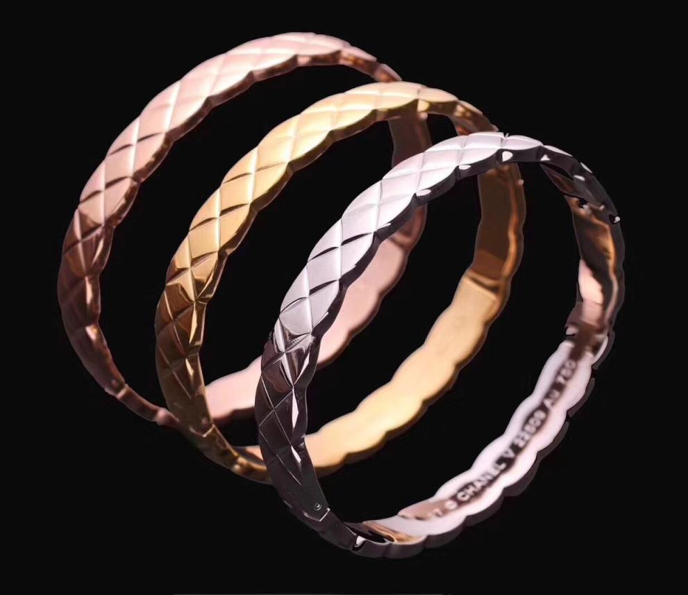 Rhombus Jewelry Woman Diamond Bangle Titanium Gold Bracelets Copper Bracelets High Quality Wedding Party Jewelry4028576
Rhombus Jewelry Woman Diamond Bangle Titanium Gold Bracelets Copper Bracelets High Quality Wedding Party Jewelry4028576