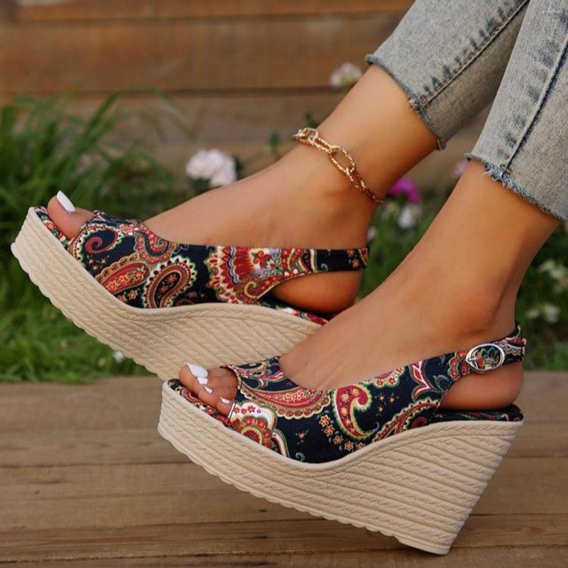 Slippers Border Fashion Foreign Trade Pattern Slope Heel Flat Button Matsutake Thick Sole Beach Heels Sandals For Women Size 4, Black
Slippers Border Fashion Foreign Trade Pattern Slope Heel Flat Button Matsutake Thick Sole Beach Heels Sandals For Women Size 4, Black