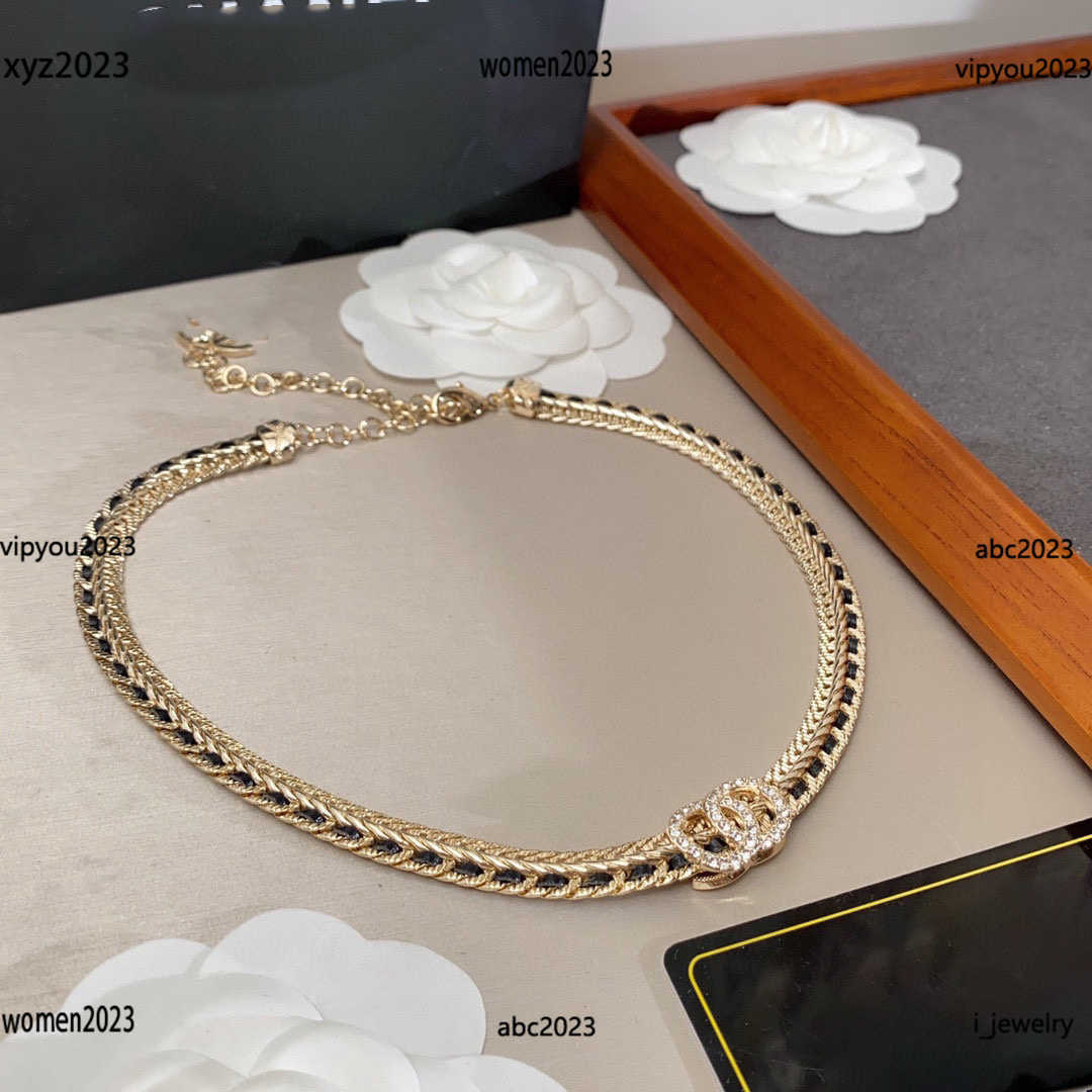 designer women necklace Diamond logo pendant jewelry fashion Leather weaving Pendant Necklaces #Including brand box new arrival
designer women necklace Diamond logo pendant jewelry fashion Leather weaving Pendant Necklaces #Including brand box new arrival