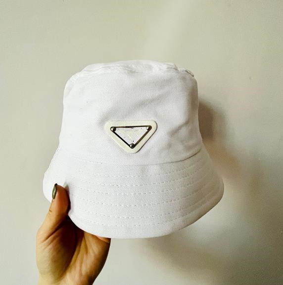 Luxury Design Inverted Triangle Metal Label Bucket Hat Men's Same Sun Protection Sun Shade Casual All-Match Soft Top Sun Hat
Luxury Design Inverted Triangle Metal Label Bucket Hat Men's Same Sun Protection Sun Shade Casual All-Match Soft Top Sun Hat