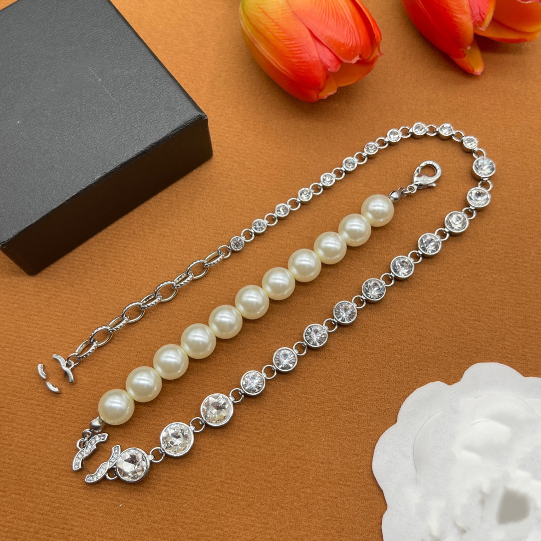 Women ccity Luxury Necklace Pendant Designer pearl Crystal Brass C-Letter Necklaces Choker Jewelry Accessories 462323
Women ccity Luxury Necklace Pendant Designer pearl Crystal Brass C-Letter Necklaces Choker Jewelry Accessories 462323