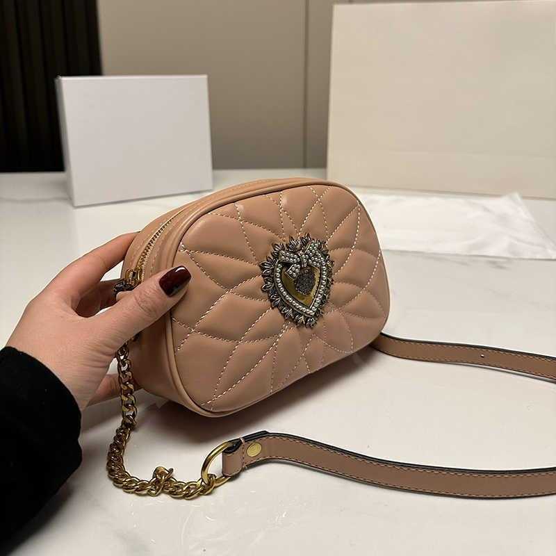 Heart Decoration Camera bag D letter Shoulder Bags Woman brown Leather Handbag Crossbody Purses Fashion Square Designer bag Girls Tote 230103, Do10-1
Heart Decoration Camera bag D letter Shoulder Bags Woman brown Leather Handbag Crossbody Purses Fashion Square Designer bag Girls Tote 230103, Do10-1