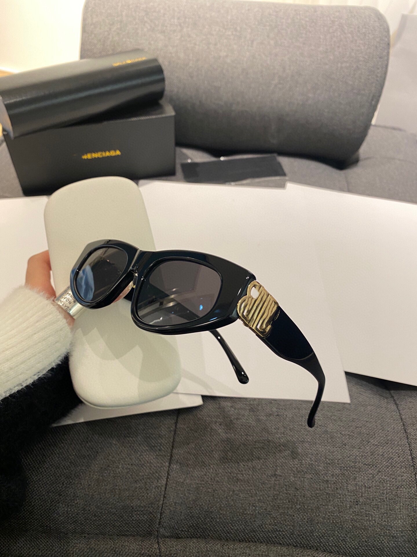 high quality BB 0095 Black sunglasses Designer Sunglasses men famous fashionable Classic retro luxury brand eyeglass fashion sunglasses for women
high quality BB 0095 Black sunglasses Designer Sunglasses men famous fashionable Classic retro luxury brand eyeglass fashion sunglasses for women