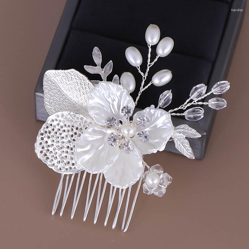 Hair Clips Flower Comb Beaded Jewelry European American Pearl Hand-woven Leaf Headdress Bride's Wedding
Hair Clips Flower Comb Beaded Jewelry European American Pearl Hand-woven Leaf Headdress Bride's Wedding