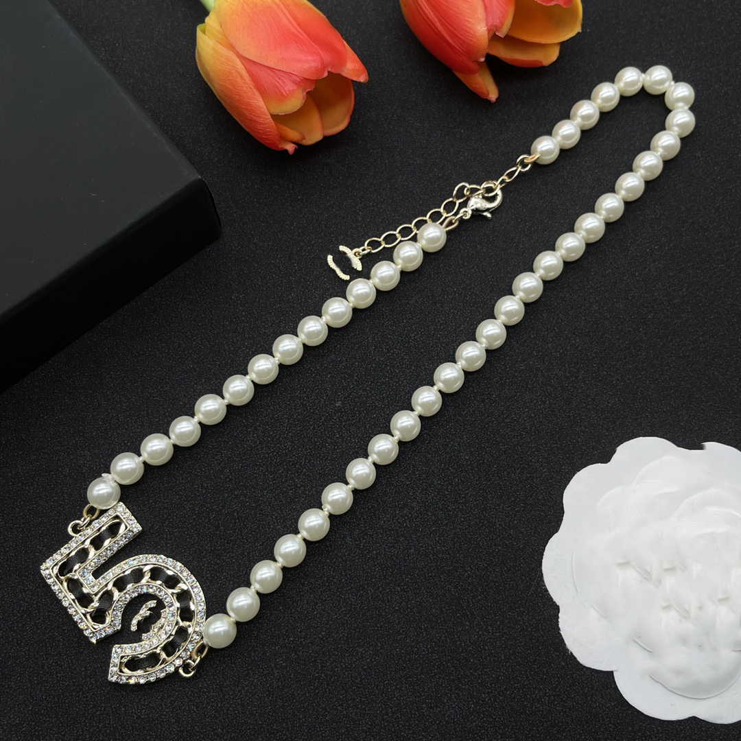 Women ccity Luxury Necklace Pendant Designer pearl Crystal Brass C-Letter Necklaces Choker Jewelry Accessories 11
Women ccity Luxury Necklace Pendant Designer pearl Crystal Brass C-Letter Necklaces Choker Jewelry Accessories 11