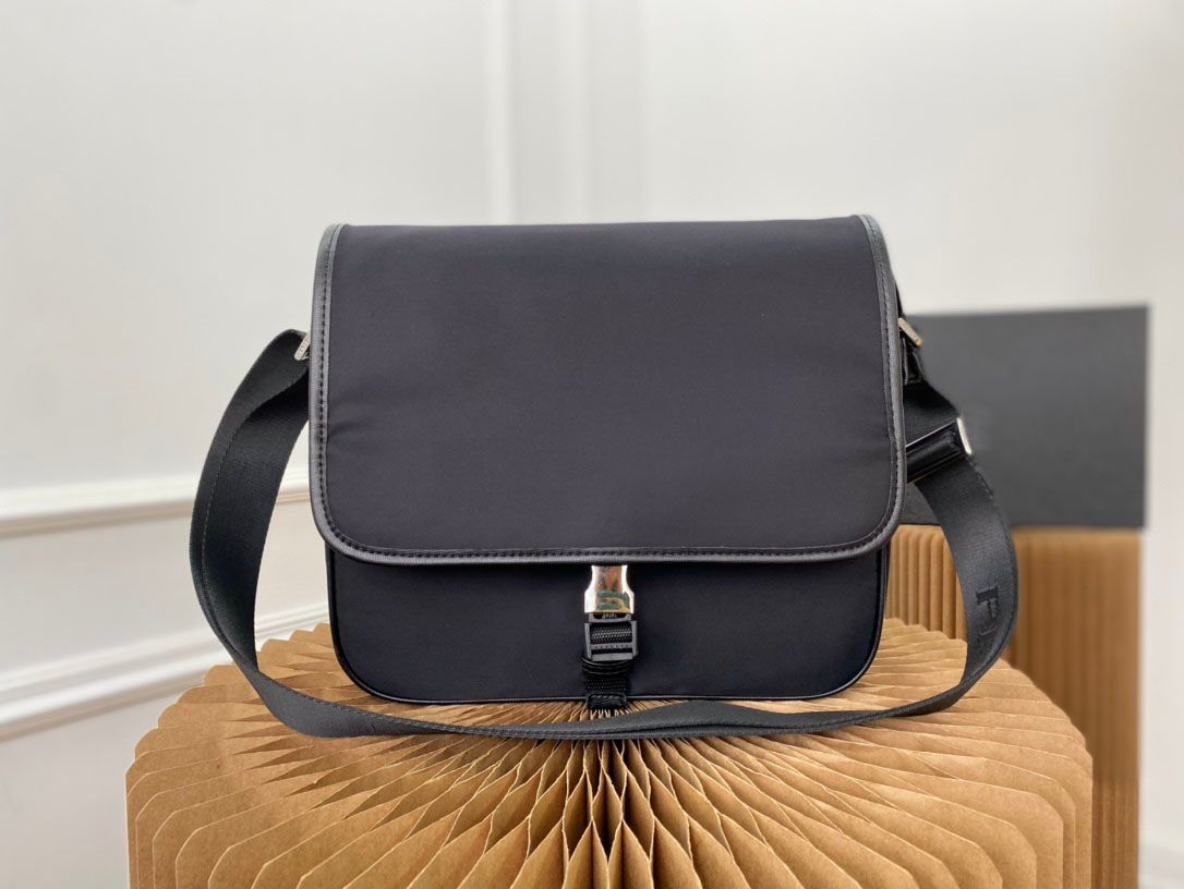Handbags Bag OUTDOOR Fashion Cross Shouler Body Designers Messenger Zipper Womens Design Shoulder Luxurys Mens Adjustable Students Stra Sljd, Black
Handbags Bag OUTDOOR Fashion Cross Shouler Body Designers Messenger Zipper Womens Design Shoulder Luxurys Mens Adjustable Students Stra Sljd, Black