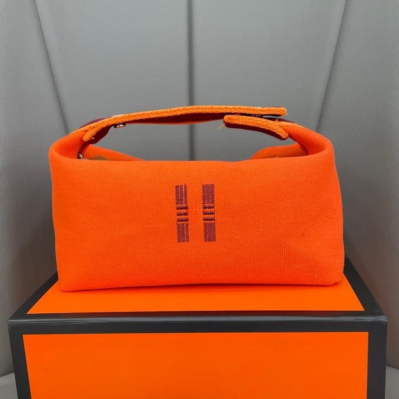 New Designer Handbag Luxury Lunch Box Bag Washing Bag Canvas Inner Tank Bag Storage Bag Women Convenience Bag Handheld Makeup Bag Gift of Silk scarf, No.5
New Designer Handbag Luxury Lunch Box Bag Washing Bag Canvas Inner Tank Bag Storage Bag Women Convenience Bag Handheld Makeup Bag Gift of Silk scarf, No.5