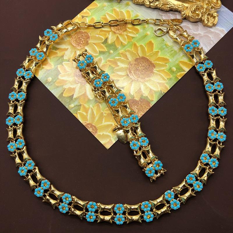 Choker French Fresh Blue Flower Necklace Middle Ancient Western Double Layer Woven Elegant Jewelry
Choker French Fresh Blue Flower Necklace Middle Ancient Western Double Layer Woven Elegant Jewelry