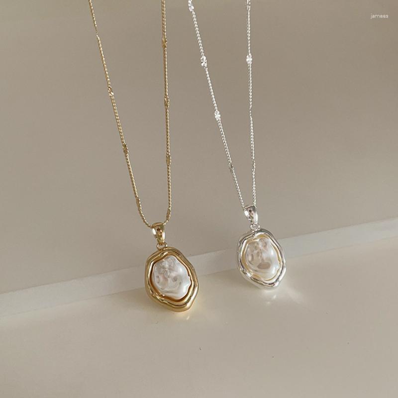 Pendant Necklaces French Simple Irregular Metal Pearl Necklace For Women's Vintage Charm Versatile Neckchain Collar Chain Accessories
Pendant Necklaces French Simple Irregular Metal Pearl Necklace For Women's Vintage Charm Versatile Neckchain Collar Chain Accessories