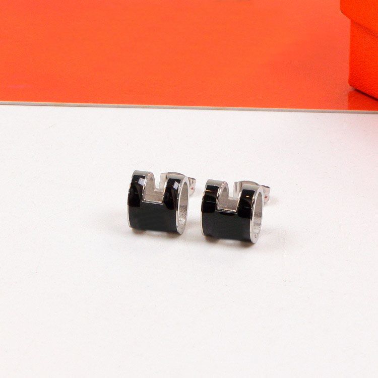 Luxury Brand Women studs Fashion H letter enamel temperament simple daily all-match earrings orange color wedding jewelry Valentine's gift
Luxury Brand Women studs Fashion H letter enamel temperament simple daily all-match earrings orange color wedding jewelry Valentine's gift