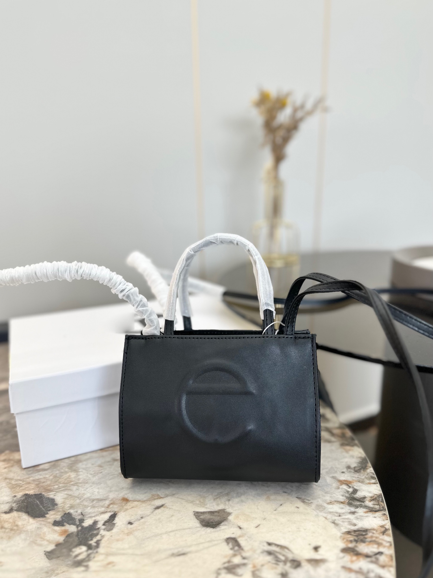 Fashionable women's handbag single designer bag diagonal cross bag expensive princess bag lychee pattern bag Tote bag, Beige
Fashionable women's handbag single designer bag diagonal cross bag expensive princess bag lychee pattern bag Tote bag, Beige