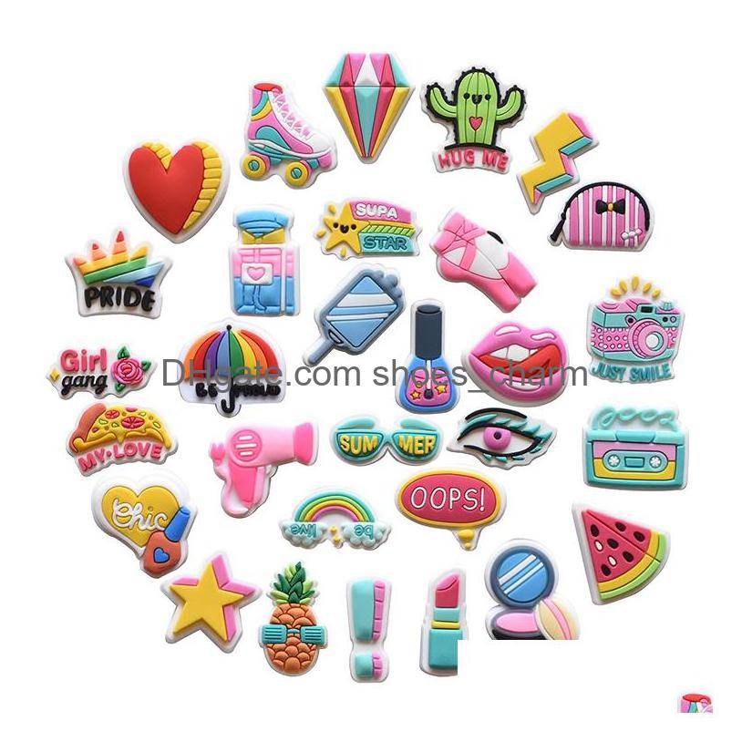 Charms 1800Pcs Cartoon Pvc Rubber Shoe Shoes Accessories Clog Jibz Fit For Wristband Decorations Drop Delivery Otp6H
Charms 1800Pcs Cartoon Pvc Rubber Shoe Shoes Accessories Clog Jibz Fit For Wristband Decorations Drop Delivery Otp6H