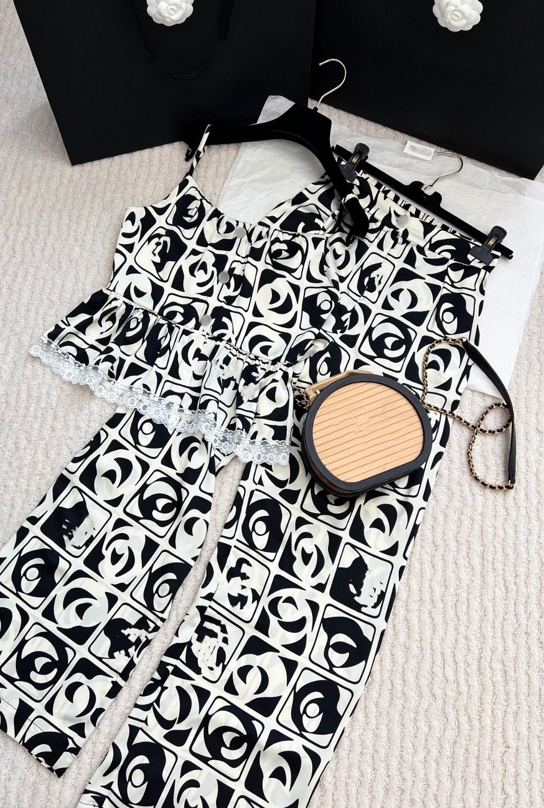 Women's Two Piece Sets 2023 New Summer Square Neck Print Tops And Brand Same Style 2 Pieces Sets Shorts 0621-02, Picture color
Women's Two Piece Sets 2023 New Summer Square Neck Print Tops And Brand Same Style 2 Pieces Sets Shorts 0621-02, Picture color