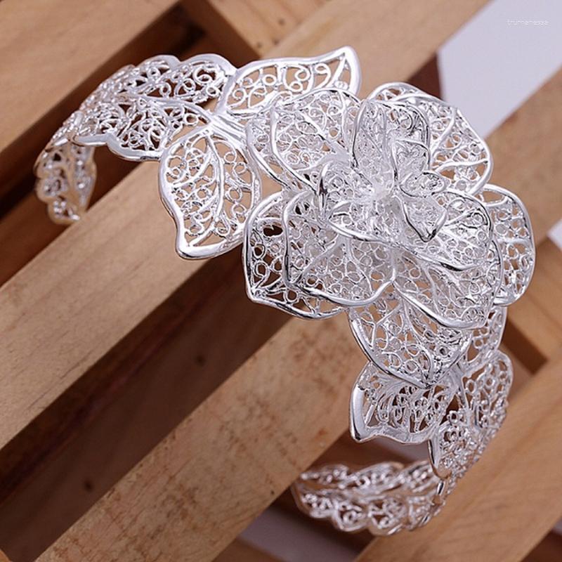 Bangle Silver Color Jewelry Engagement Exquisite Retro Charm Hollow Big Women Lady Flowers Openings Bracelet B164 Raym22
Bangle Silver Color Jewelry Engagement Exquisite Retro Charm Hollow Big Women Lady Flowers Openings Bracelet B164 Raym22