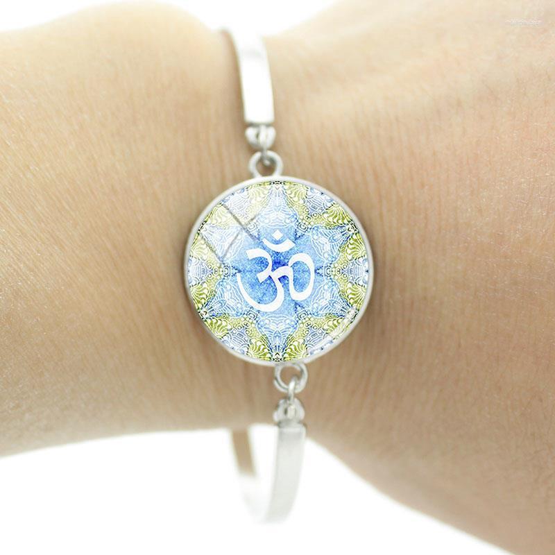 Link Bracelets Fashion Buddhism Bangles Cabochon Dome Geometric Pattern Personality Artistic Ornaments FCK240
Link Bracelets Fashion Buddhism Bangles Cabochon Dome Geometric Pattern Personality Artistic Ornaments FCK240