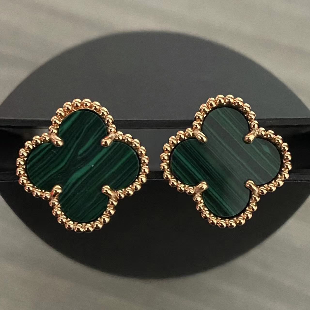Designer Clover Earrings Studs Luxury Jewellery Earrings Women's Fashion Titanium Steel Earrings Non-Fading Valentine's Wedding Party Gift
Designer Clover Earrings Studs Luxury Jewellery Earrings Women's Fashion Titanium Steel Earrings Non-Fading Valentine's Wedding Party Gift