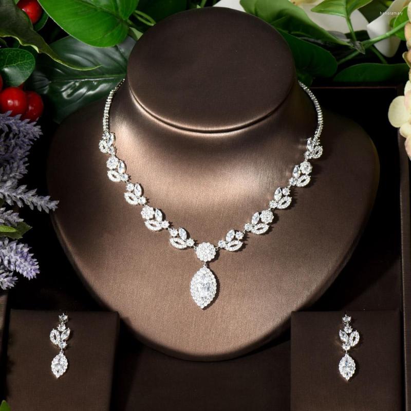 Necklace Earrings Set Fashion Ladies Jewelry Cubic Zirconia Leaf Flower Pendant Earring Sets For Women Gift Bijoux N-1444, Picture shown
Necklace Earrings Set Fashion Ladies Jewelry Cubic Zirconia Leaf Flower Pendant Earring Sets For Women Gift Bijoux N-1444, Picture shown