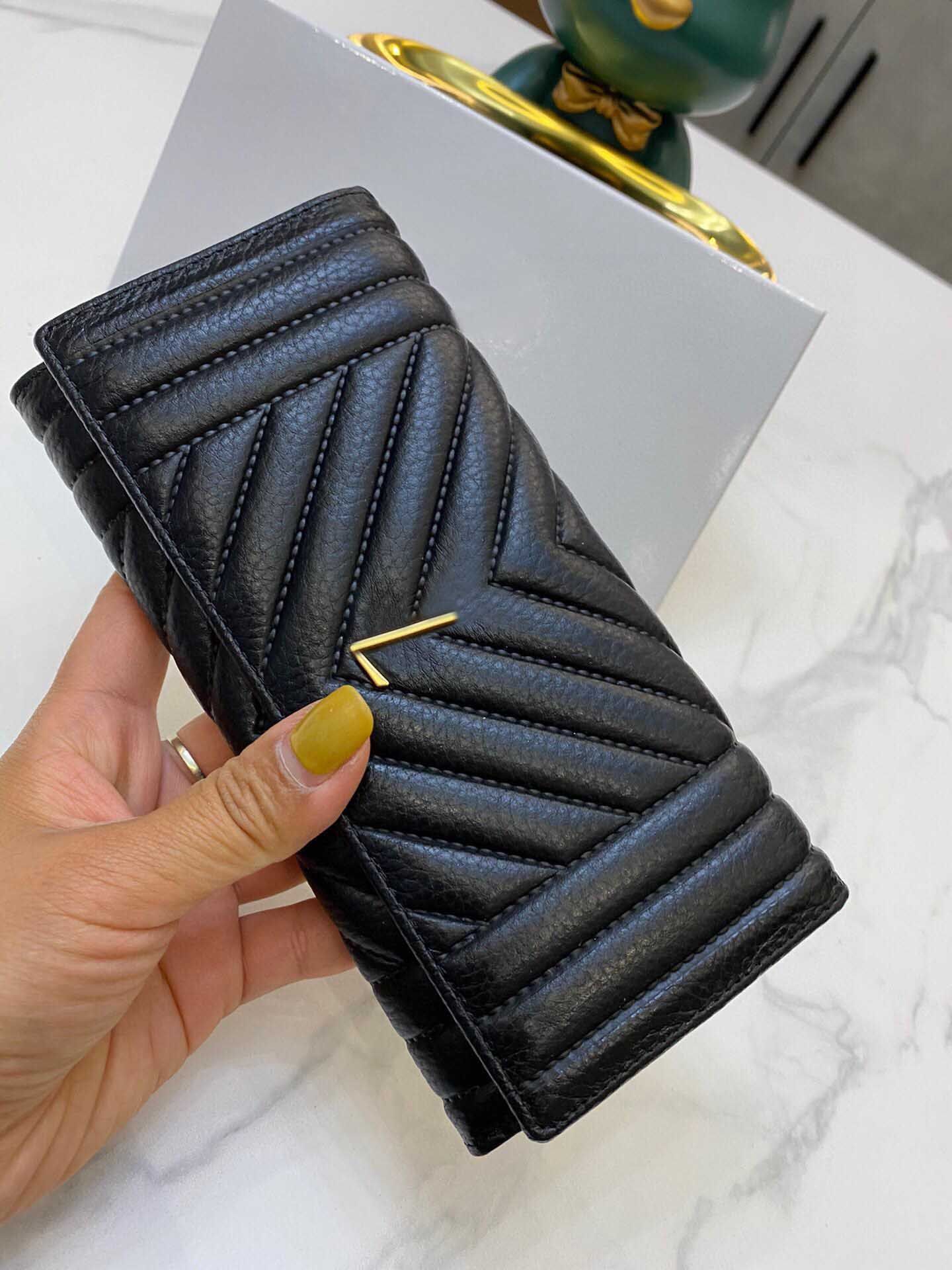 new leather purse card exquisite high-end long 2023 sense one explosion ladies package Luxury carefully designed quality of high wallet Scso, Black
new leather purse card exquisite high-end long 2023 sense one explosion ladies package Luxury carefully designed quality of high wallet Scso, Black