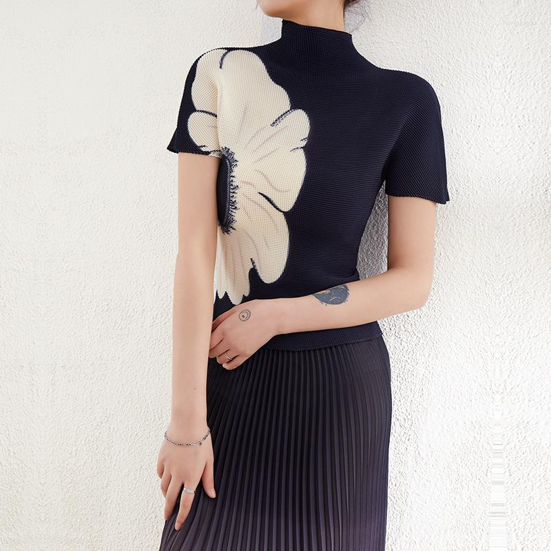 Women's T Shirts Miyake Pleated T-shirt Women 2023 Summer Korean Short-sleeved Stand-up Collar High Elastic Thin Causal Chiffon Shirt Tops, Black
Women's T Shirts Miyake Pleated T-shirt Women 2023 Summer Korean Short-sleeved Stand-up Collar High Elastic Thin Causal Chiffon Shirt Tops, Black