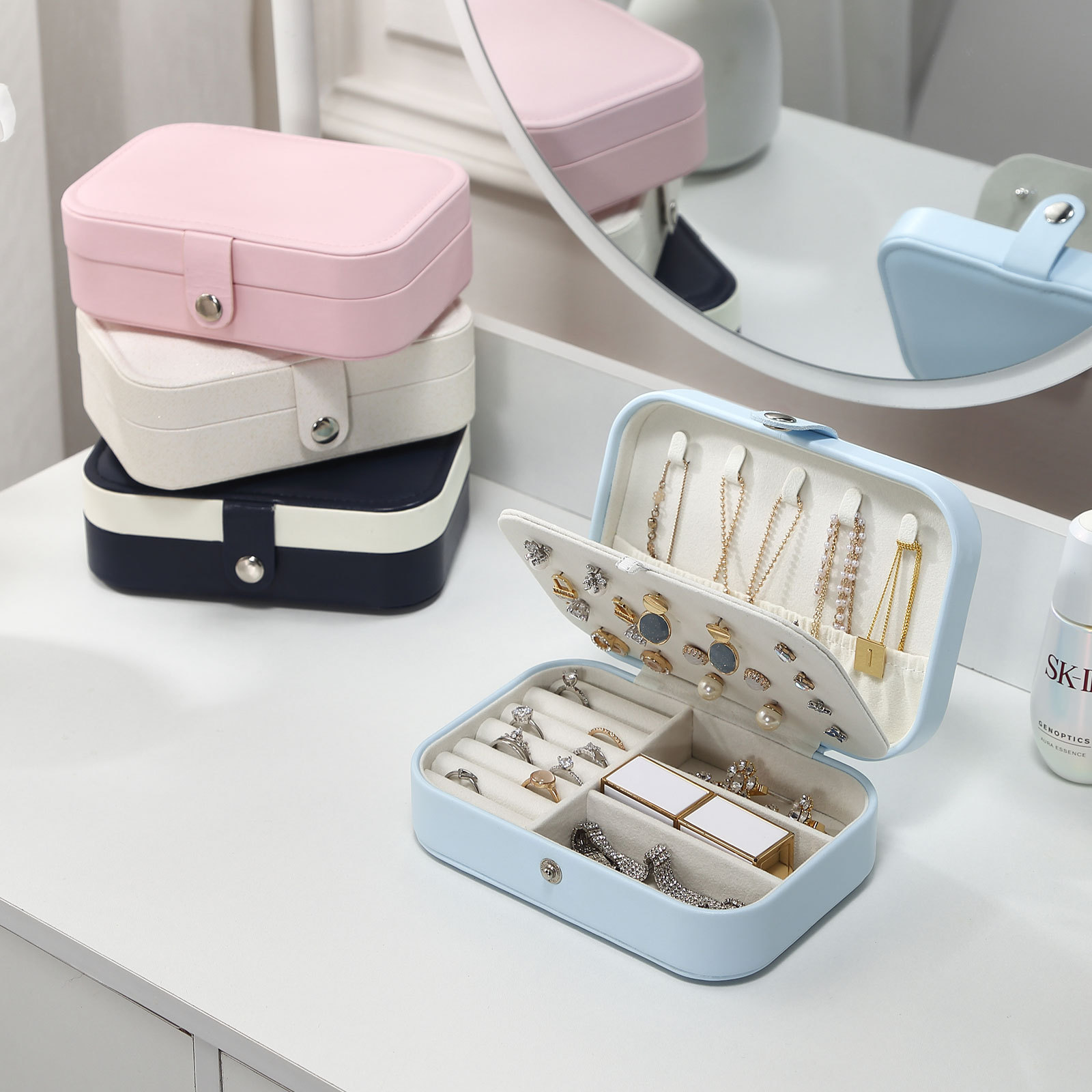 New Portable Jewelry Box For Women Ring Bracelet Necklace Earring Organizer Display Travel Leather Storage Jewelry Case
New Portable Jewelry Box For Women Ring Bracelet Necklace Earring Organizer Display Travel Leather Storage Jewelry Case