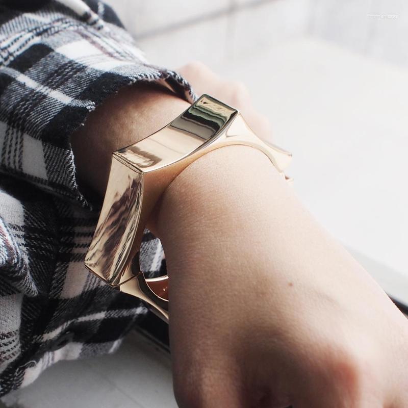 Bangle Metal Geometry Bracelets For Women Accessories Fashion Irregular Alloy Statement Cuff Bangles Jewelry Wholesale 2023 UKMOCBangle Raym
Bangle Metal Geometry Bracelets For Women Accessories Fashion Irregular Alloy Statement Cuff Bangles Jewelry Wholesale 2023 UKMOCBangle Raym