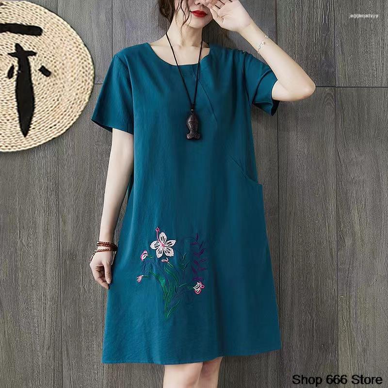 Ethnic Clothing Cotton Linen Robe Long Shirt Loose Artistic Chinese Traditional Women's Top Retro Clothes Dress Short Sleeved Embroidery
Ethnic Clothing Cotton Linen Robe Long Shirt Loose Artistic Chinese Traditional Women's Top Retro Clothes Dress Short Sleeved Embroidery