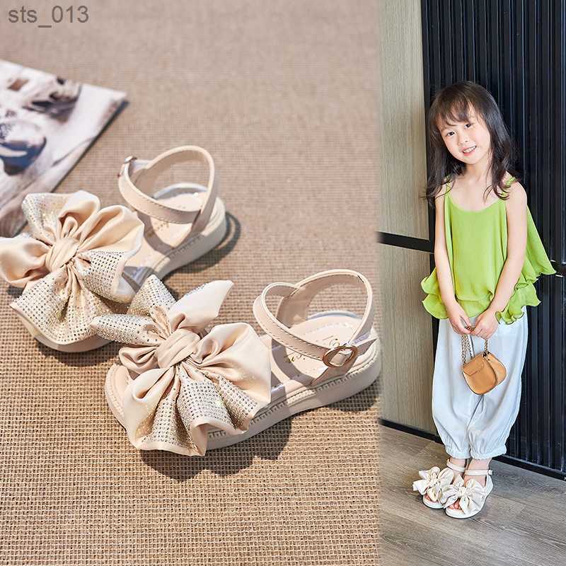 New Girls Sandals Rhinestone Bowknot Princess Shoes Summer Kid's Flats Sandals Sandy Beach Shoes Fashion Children S Size 21-36 L230518, Beige
New Girls Sandals Rhinestone Bowknot Princess Shoes Summer Kid's Flats Sandals Sandy Beach Shoes Fashion Children S Size 21-36 L230518, Beige