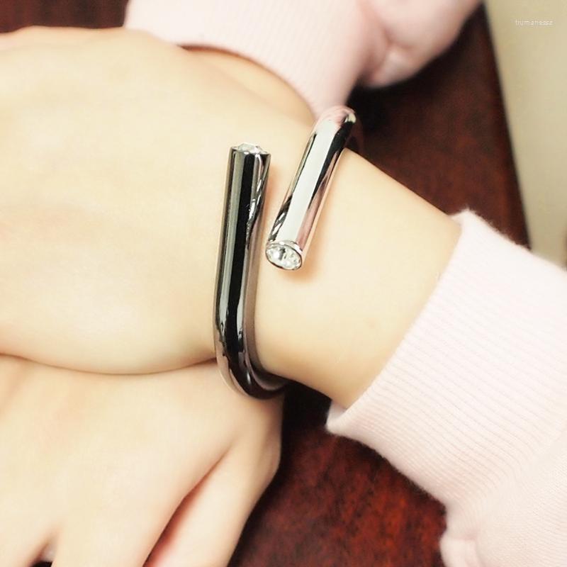 Bangle Fashion Alloy Crystal Bangles Bracelets For Women Unique Design Metal Statement Geometric Cuff Jewelry UKMOCBangle Raym22
Bangle Fashion Alloy Crystal Bangles Bracelets For Women Unique Design Metal Statement Geometric Cuff Jewelry UKMOCBangle Raym22