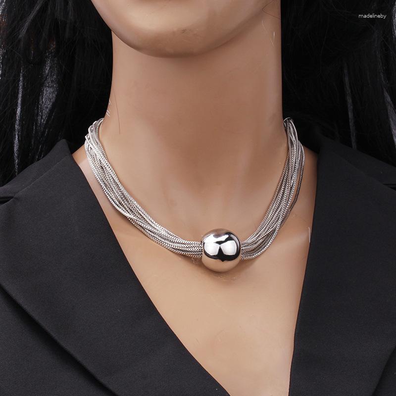 Chains Women's Necklace Exaggerated Large Column Pendant Collarbone Hip Hop Trend Metal Multi-layer Chain
Chains Women's Necklace Exaggerated Large Column Pendant Collarbone Hip Hop Trend Metal Multi-layer Chain