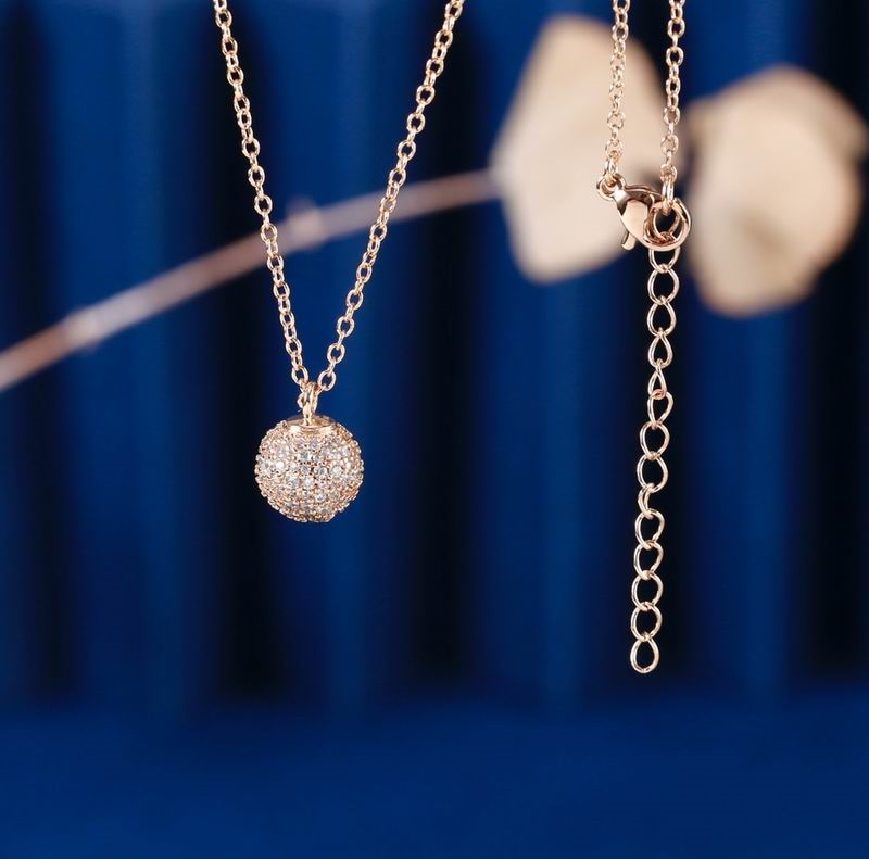 2023 lovely cute pendant Necklaces HIGH QUALITY long rose gold thin stainless steel chain diamond crystal ball design Women necklace with dust bag and box
2023 lovely cute pendant Necklaces HIGH QUALITY long rose gold thin stainless steel chain diamond crystal ball design Women necklace with dust bag and box