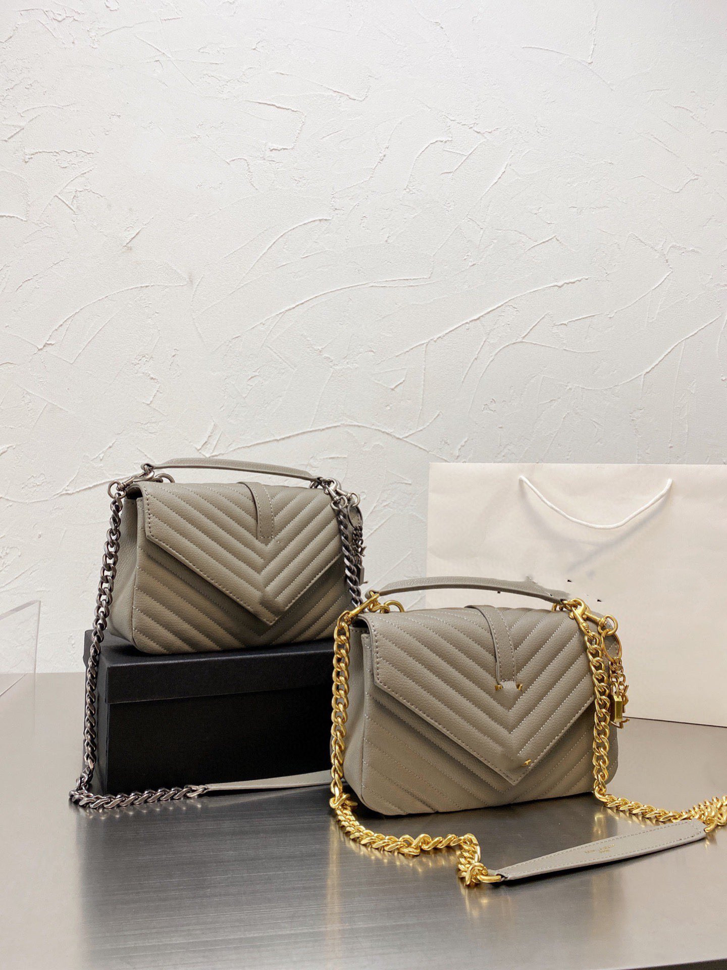 Classic flap large capacity famous designer bag with box Handbag composite handbags Diamond Quilted Bag, White
Classic flap large capacity famous designer bag with box Handbag composite handbags Diamond Quilted Bag, White