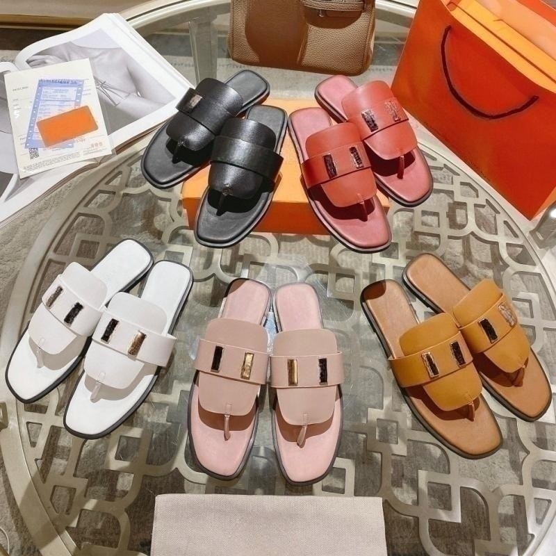 Orange leather slippers top luxury designer sandals summer comfortable flip-flops outdoor women beach shoes fashion new casual shoes non-slip breathable flat shoes
Orange leather slippers top luxury designer sandals summer comfortable flip-flops outdoor women beach shoes fashion new casual shoes non-slip breathable flat shoes