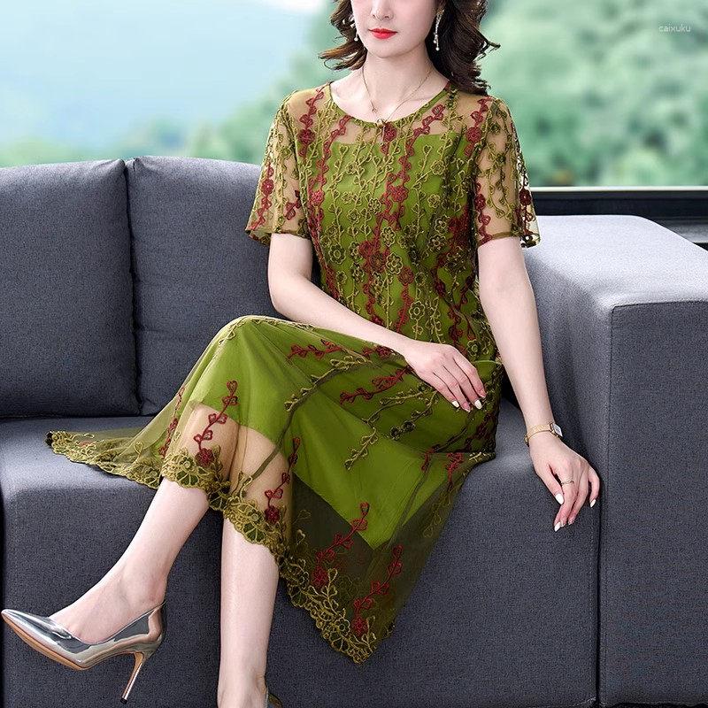Party Dresses Short Sleeve Temperament Slim Fit Midi Dress 2023 Summer Heavy Industry Embroidery Fashion High End Elegant Mom's Z1767, Blue
Party Dresses Short Sleeve Temperament Slim Fit Midi Dress 2023 Summer Heavy Industry Embroidery Fashion High End Elegant Mom's Z1767, Blue