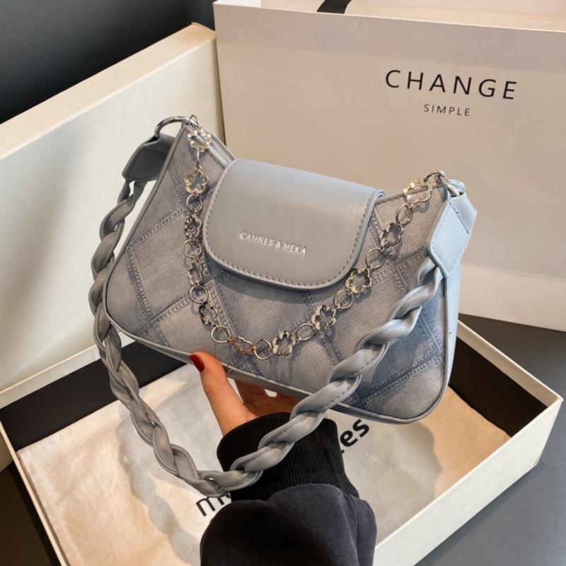 Evening Bags Trend Design Handbags For Women 2023 PU Leather Vintage Single Shoulder Crossbody Bag Fashion Women's Travel Shopping Purse, Black
Evening Bags Trend Design Handbags For Women 2023 PU Leather Vintage Single Shoulder Crossbody Bag Fashion Women's Travel Shopping Purse, Black