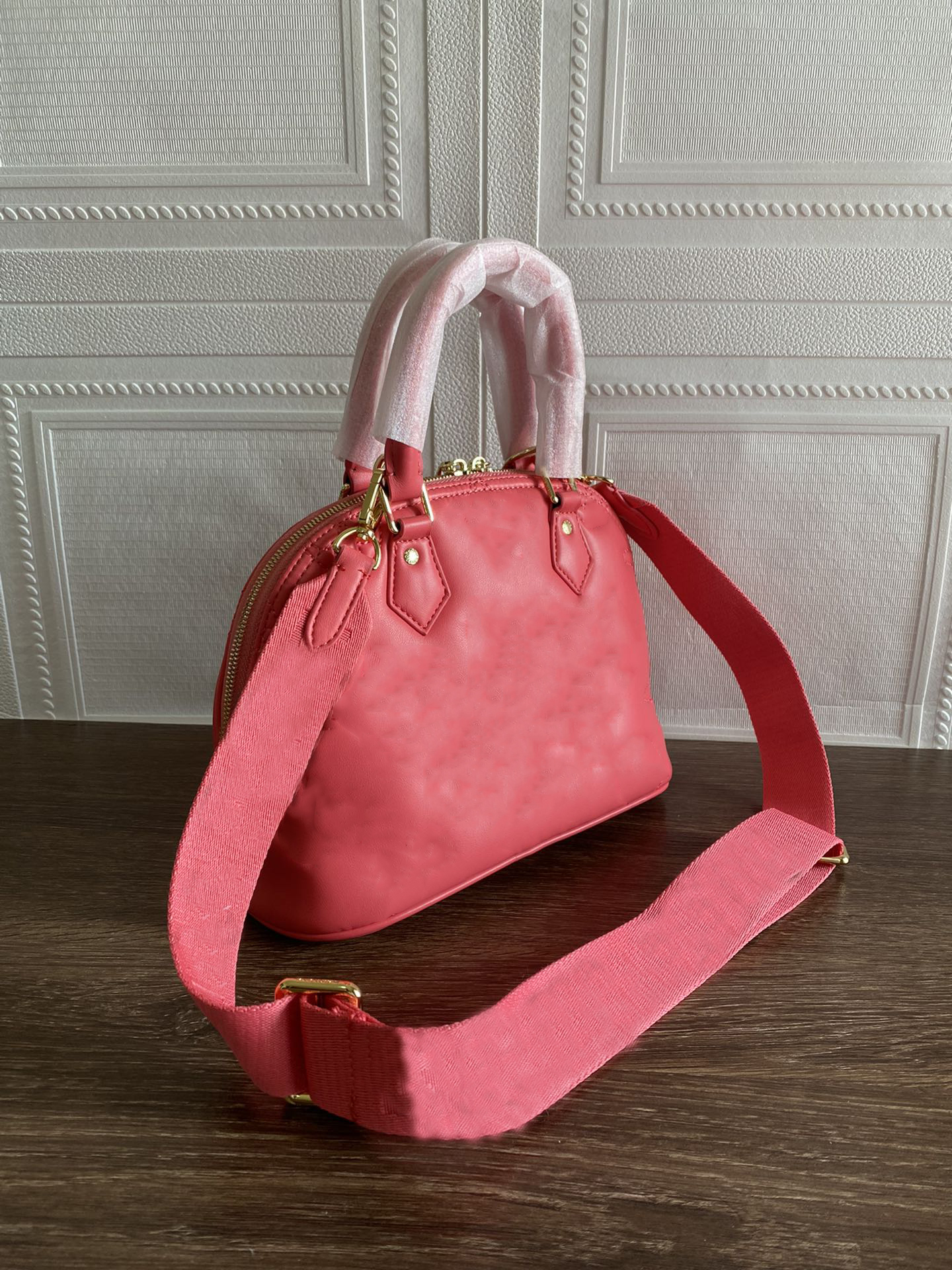 Full leather bag series ALMA BB Handbag Shoulder Bags Wallet crossbody bag M59822, Baby blue 59822
Full leather bag series ALMA BB Handbag Shoulder Bags Wallet crossbody bag M59822, Baby blue 59822