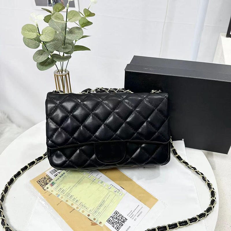 Women Shoulder Bag Designers Handbag Messenger Totes Fashion Metallic Handbags Classic Gift Wholesale Soft Leather Travel Vacation Holiday Party New, Beige
Women Shoulder Bag Designers Handbag Messenger Totes Fashion Metallic Handbags Classic Gift Wholesale Soft Leather Travel Vacation Holiday Party New, Beige