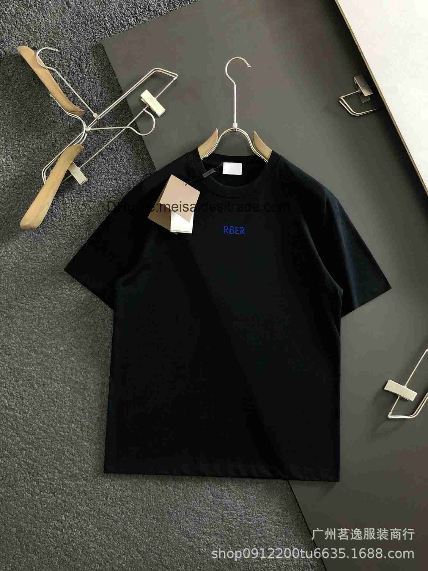 AAAAA Designer Luxury T-shirt Bur Brand Correct Edition Summer BU Home Warhorse Print Round Neck Short Sleeve T-shirt Trendy High Street Versatile Unisex Ins, Black
AAAAA Designer Luxury T-shirt Bur Brand Correct Edition Summer BU Home Warhorse Print Round Neck Short Sleeve T-shirt Trendy High Street Versatile Unisex Ins, Black
