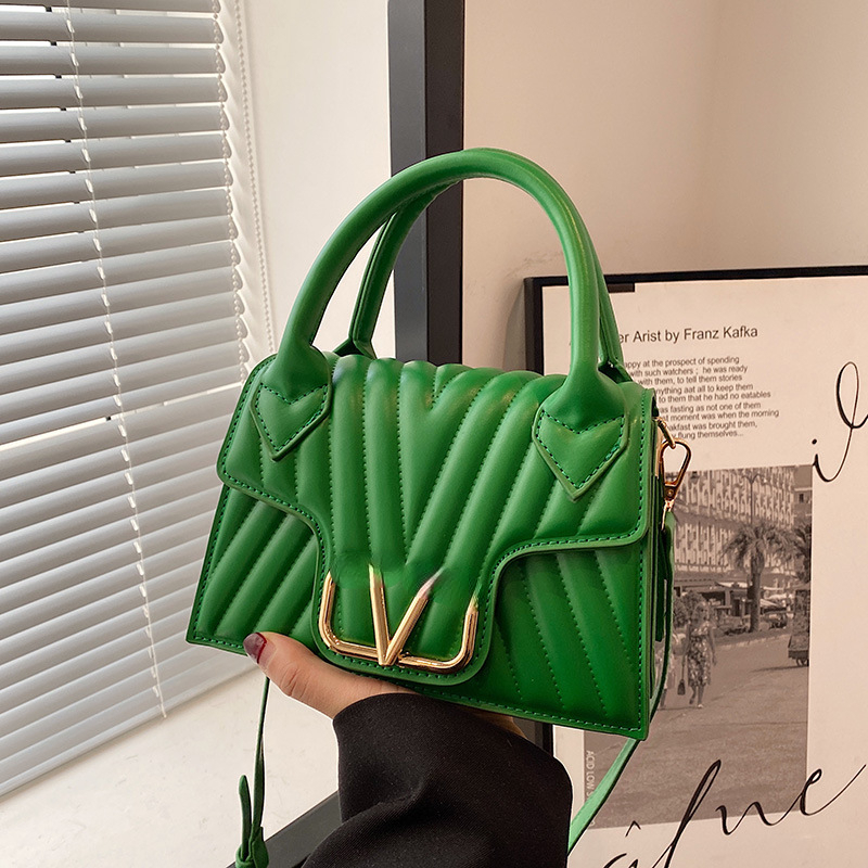 American Small Bag Wholesale New Fashion Women's Handbag Trendy One-Shoulder Messenger Bags Handbag, 21*15*10cm
American Small Bag Wholesale New Fashion Women's Handbag Trendy One-Shoulder Messenger Bags Handbag, 21*15*10cm